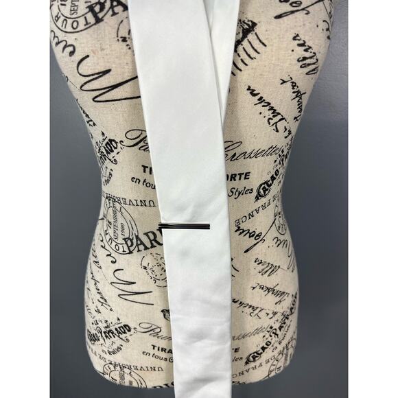 Van Heusen White long tie with tie clip - Picture 3 of 6